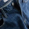 Jeans mit hoher Taille und geradem Bein