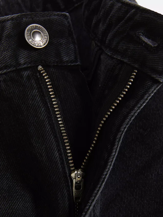 Jeans mit hoher Taille und geradem Bein
