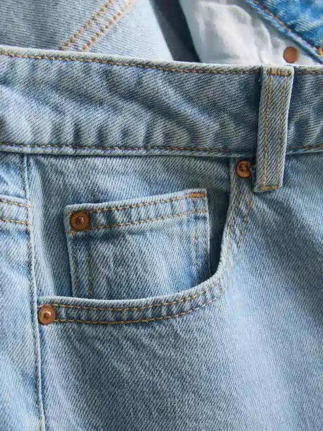 Jeans mit hoher Taille und geradem Bein