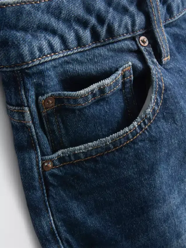 Jeans mit hoher Taille und geradem Bein
