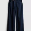 Jeans mit mittlerer Leibhöhe, Gürtel und weitem Bein