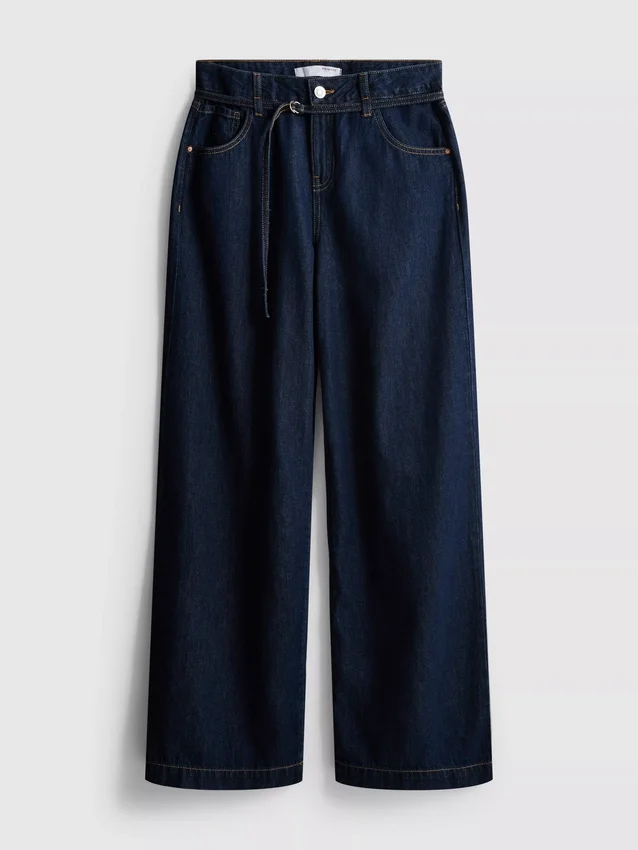 Jeans mit mittlerer Leibhöhe, Gürtel und weitem Bein
