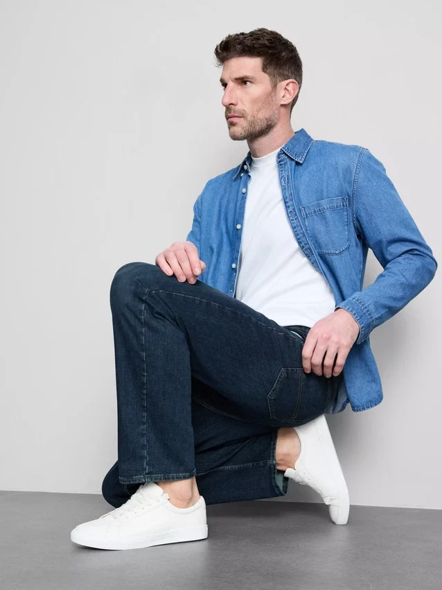 Jeans mit mittlerer Leibhöhe und geradem Bein