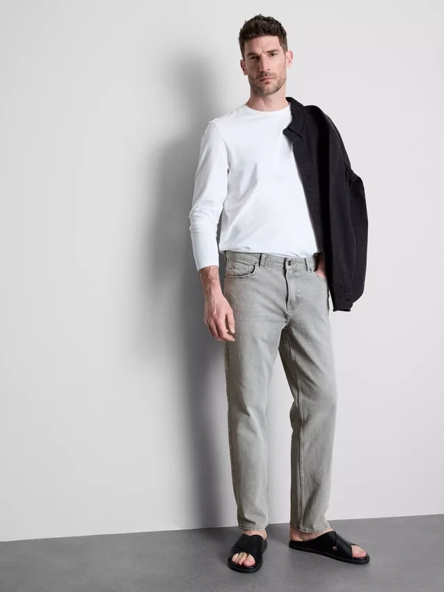 Jeans mit mittlerer Leibhöhe und geradem Bein