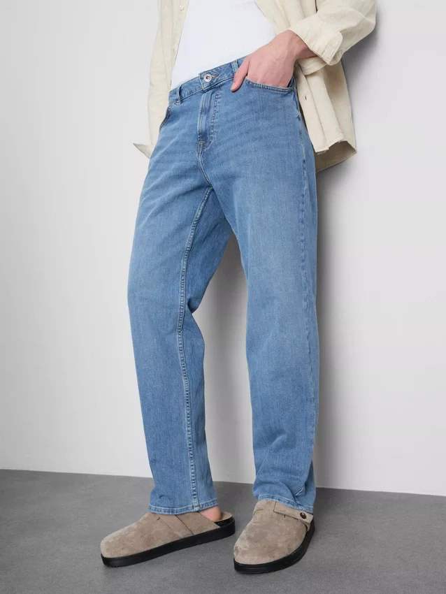 Jeans mit mittlerer Leibhöhe und geradem Bein