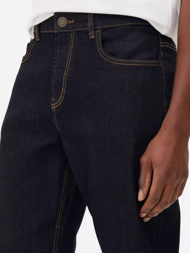 Jeans mit mittlerer Leibhöhe und geradem Bein