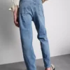Jeans mit mittlerer Leibhöhe und geradem Bein