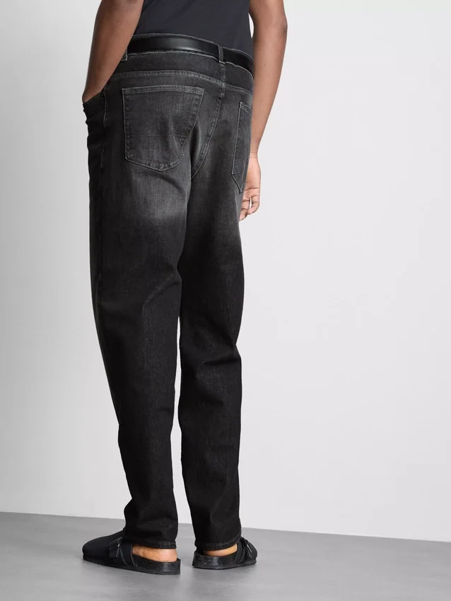 Jeans mit mittlerer Leibhöhe und geradem Bein