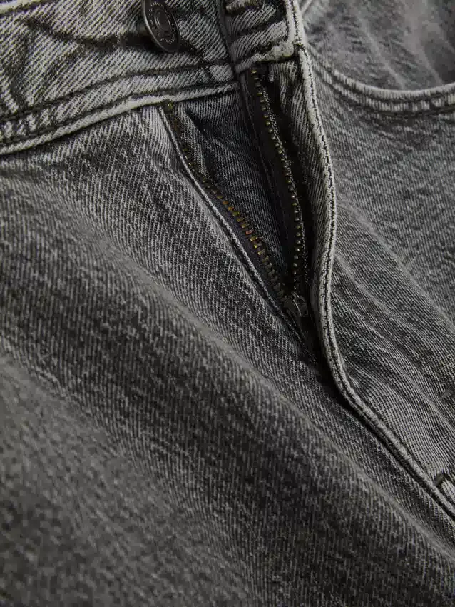 Jeans mit mittlerer Leibhöhe und geradem Bein
