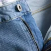 Jeans mit mittlerer Leibhöhe und geradem Bein