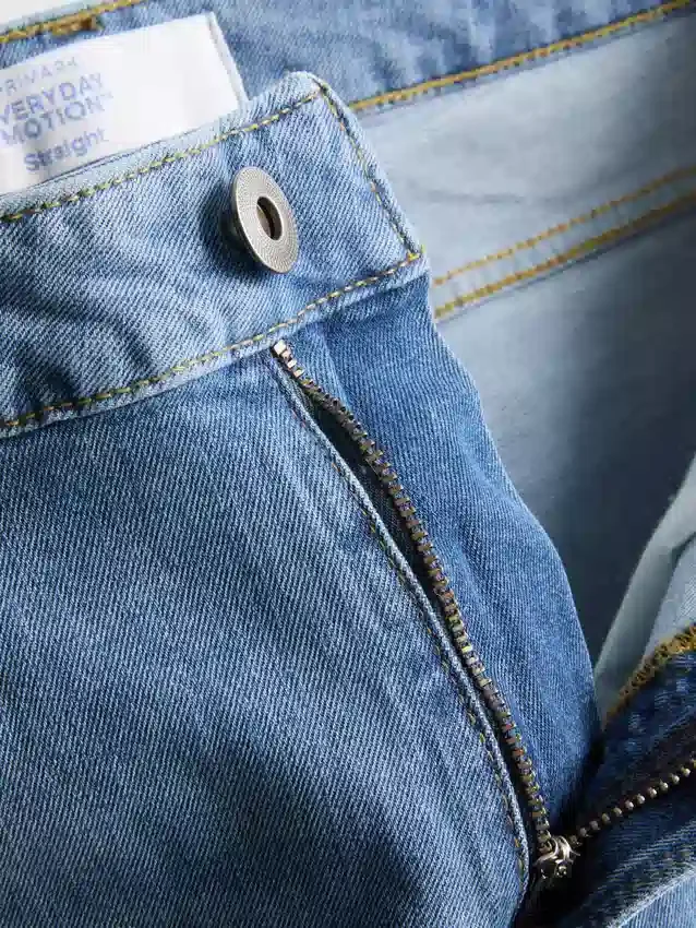 Jeans mit mittlerer Leibhöhe und geradem Bein