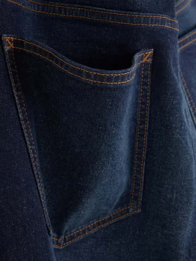 Jeans mit mittlerer Leibhöhe und geradem Bein