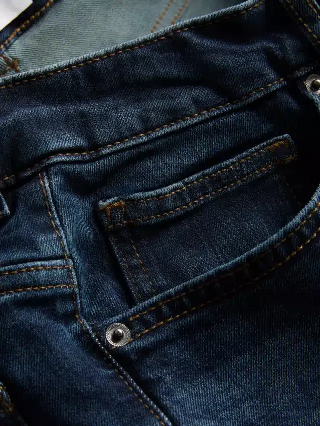 Jeans mit mittlerer Leibhöhe und geradem Bein