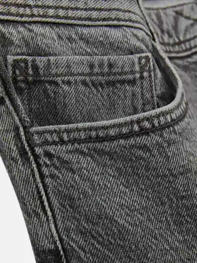 Jeans mit mittlerer Leibhöhe und geradem Bein