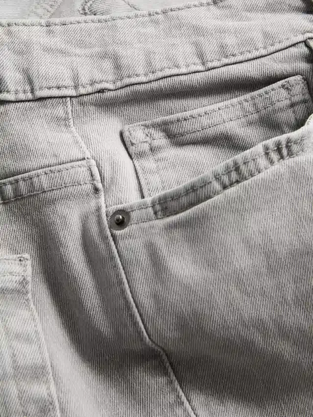 Jeans mit mittlerer Leibhöhe und geradem Bein
