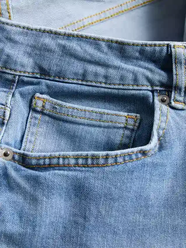 Jeans mit mittlerer Leibhöhe und geradem Bein
