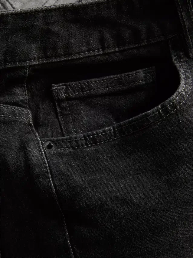 Jeans mit mittlerer Leibhöhe und geradem Bein