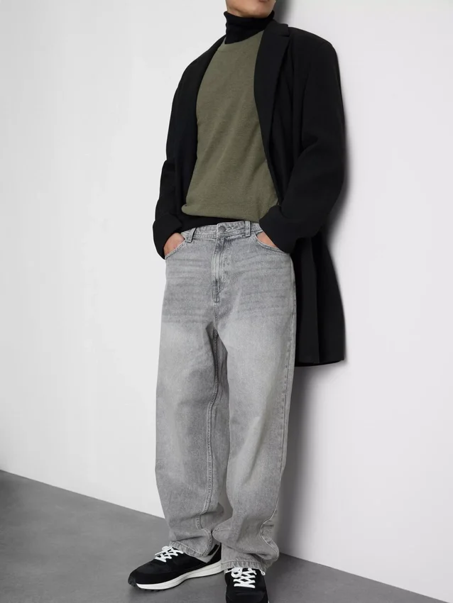 Jeans mit mittlerer Leibhöhe und lockerem, geradem Schnitt