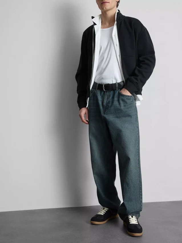 Jeans mit mittlerer Leibhöhe und lockerem, geradem Schnitt