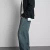 Jeans mit mittlerer Leibhöhe und lockerem, geradem Schnitt