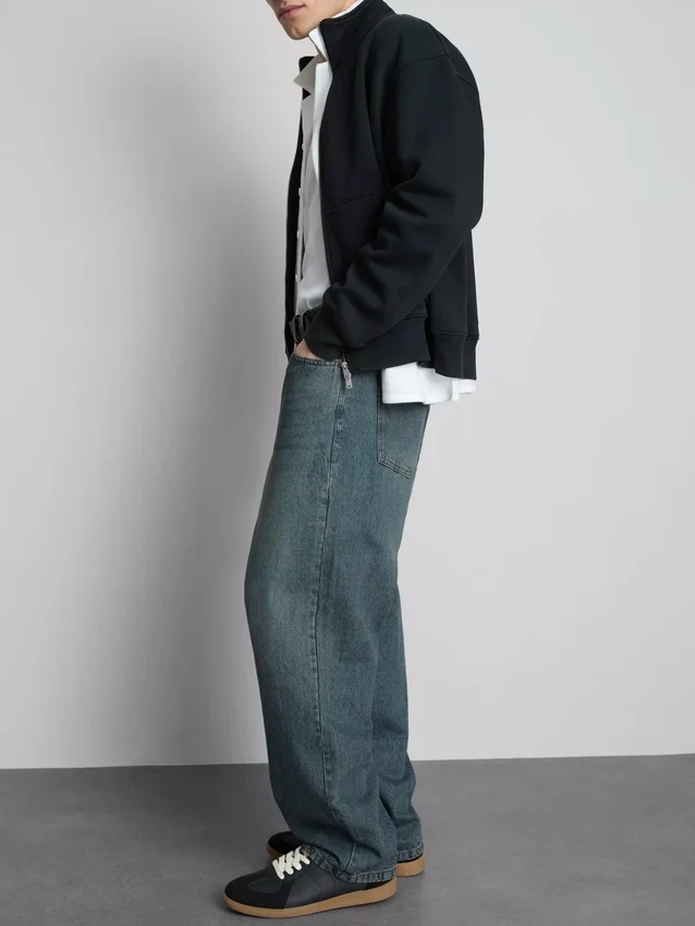 Jeans mit mittlerer Leibhöhe und lockerem, geradem Schnitt