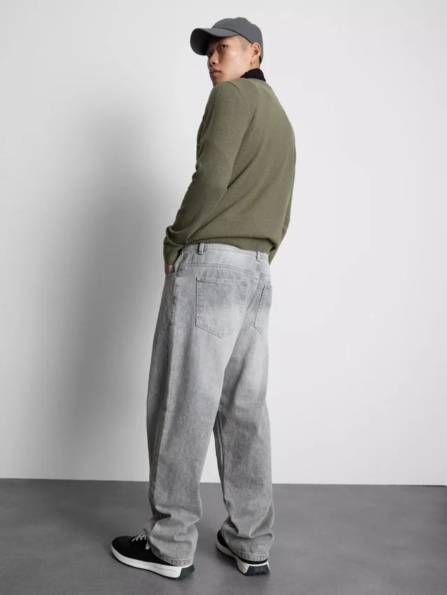 Jeans mit mittlerer Leibhöhe und lockerem, geradem Schnitt