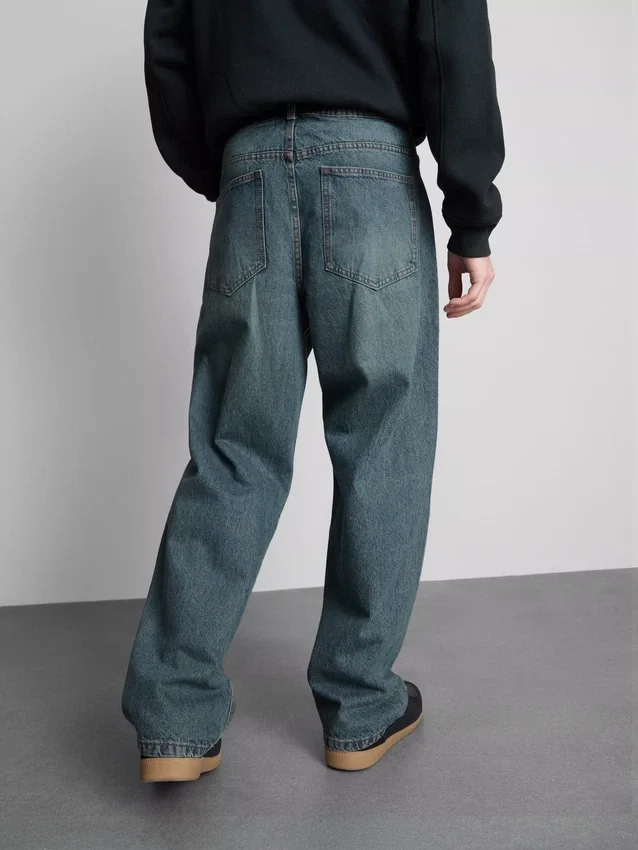 Jeans mit mittlerer Leibhöhe und lockerem, geradem Schnitt