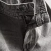 Jeans mit mittlerer Leibhöhe und lockerem, geradem Schnitt