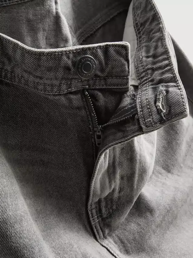 Jeans mit mittlerer Leibhöhe und lockerem, geradem Schnitt