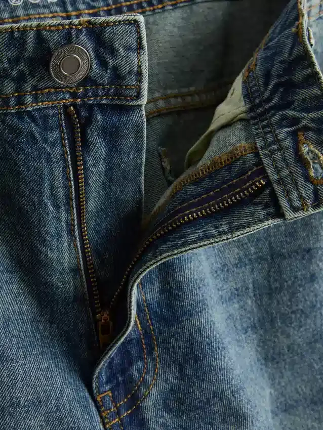 Jeans mit mittlerer Leibhöhe und lockerem, geradem Schnitt
