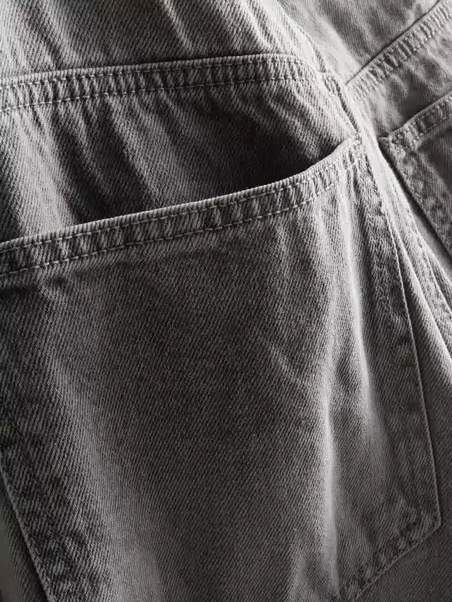 Jeans mit mittlerer Leibhöhe und lockerem, geradem Schnitt