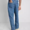 Jeans mit mittlerer Leibhöhe und lockerer Passform