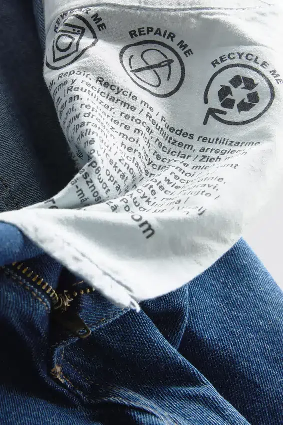 Jeans mit mittlerer Leibhöhe und lockerer Passform