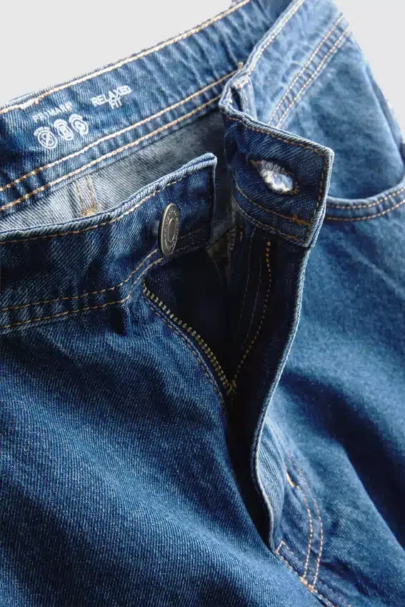 Jeans mit mittlerer Leibhöhe und lockerer Passform