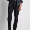 Jeans mit mittlerer Leibhöhe und schmaler Passform