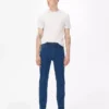 Jeans mit mittlerer Leibhöhe und schmaler Passform