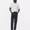 Jeans mit mittlerer Leibhöhe und schmaler Passform
