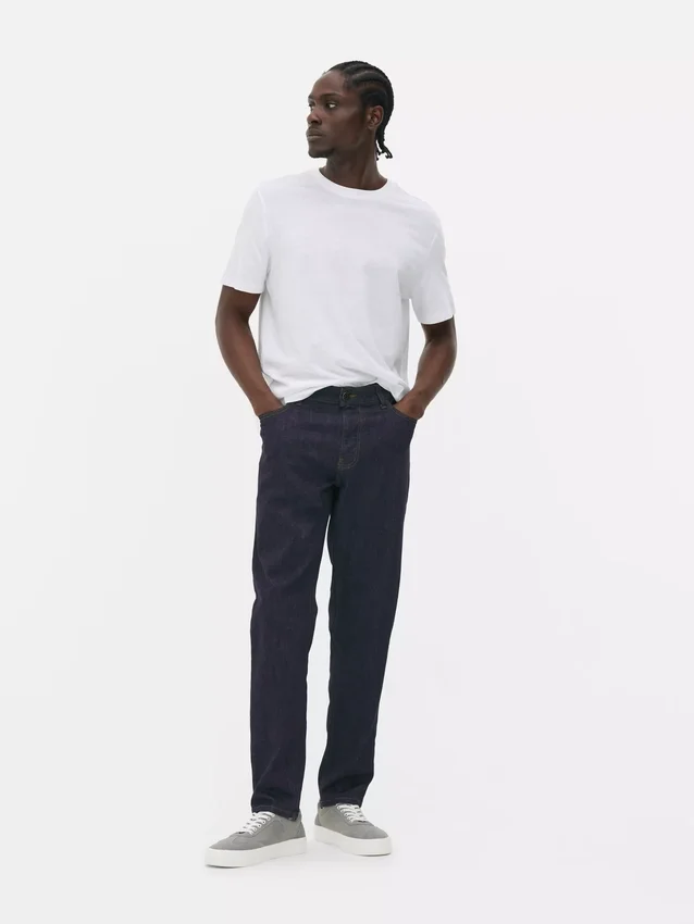 Jeans mit mittlerer Leibhöhe und schmaler Passform
