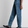 Jeans mit mittlerer Leibhöhe und schmaler Passform