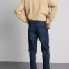 Jeans mit mittlerer Leibhöhe und schmaler Passform
