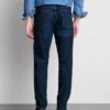 Jeans mit mittlerer Leibhöhe und schmaler Passform