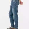 Jeans mit mittlerer Leibhöhe und schmaler Passform