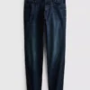 Jeans mit mittlerer Leibhöhe und schmaler Passform