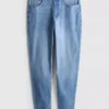 Jeans mit mittlerer Leibhöhe und schmaler Passform