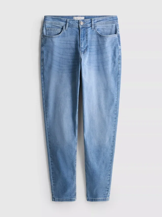 Jeans mit mittlerer Leibhöhe und schmaler Passform