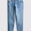 Jeans mit mittlerer Leibhöhe und schmaler Passform