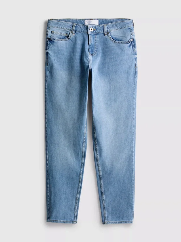 Jeans mit mittlerer Leibhöhe und schmaler Passform