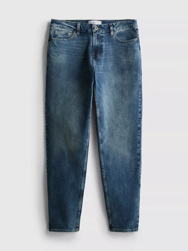 Jeans mit mittlerer Leibhöhe und schmaler Passform