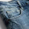 Jeans mit mittlerer Leibhöhe und schmaler Passform