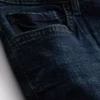 Jeans mit mittlerer Leibhöhe und schmaler Passform